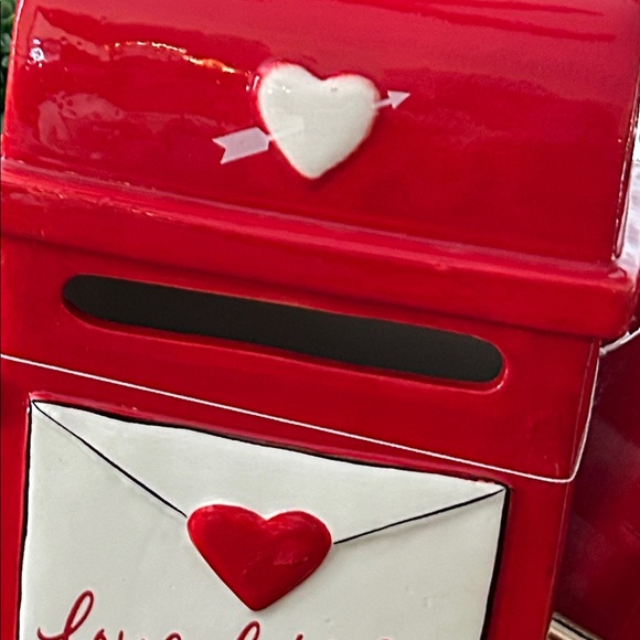 NEW! Vintage Inspired Ceramic Valentines Day Holiday Red Love Letters Mailbox - Picture 2 of 7